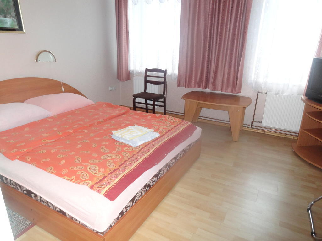 Hotel Rebir Daugavpils Quarto foto